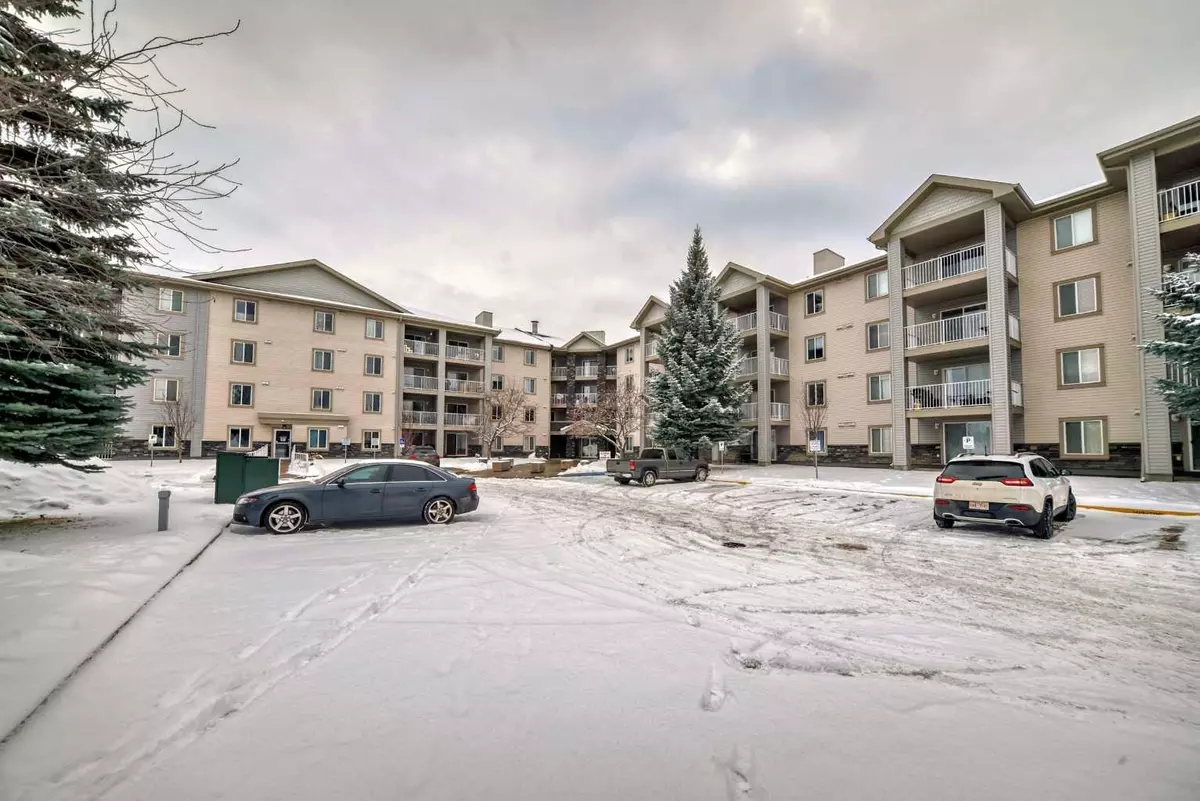 Red Deer, AB T4R3E9,60 Lawford AVE #114