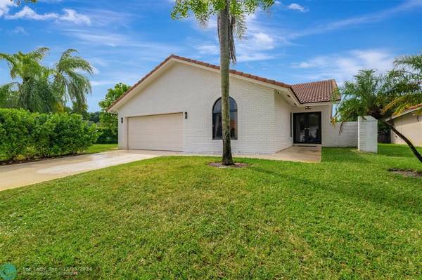 19599 Sea Pines Way, Boca Raton, FL 33498