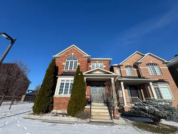 13 Woodway LN, Markham, ON L6B 0N4