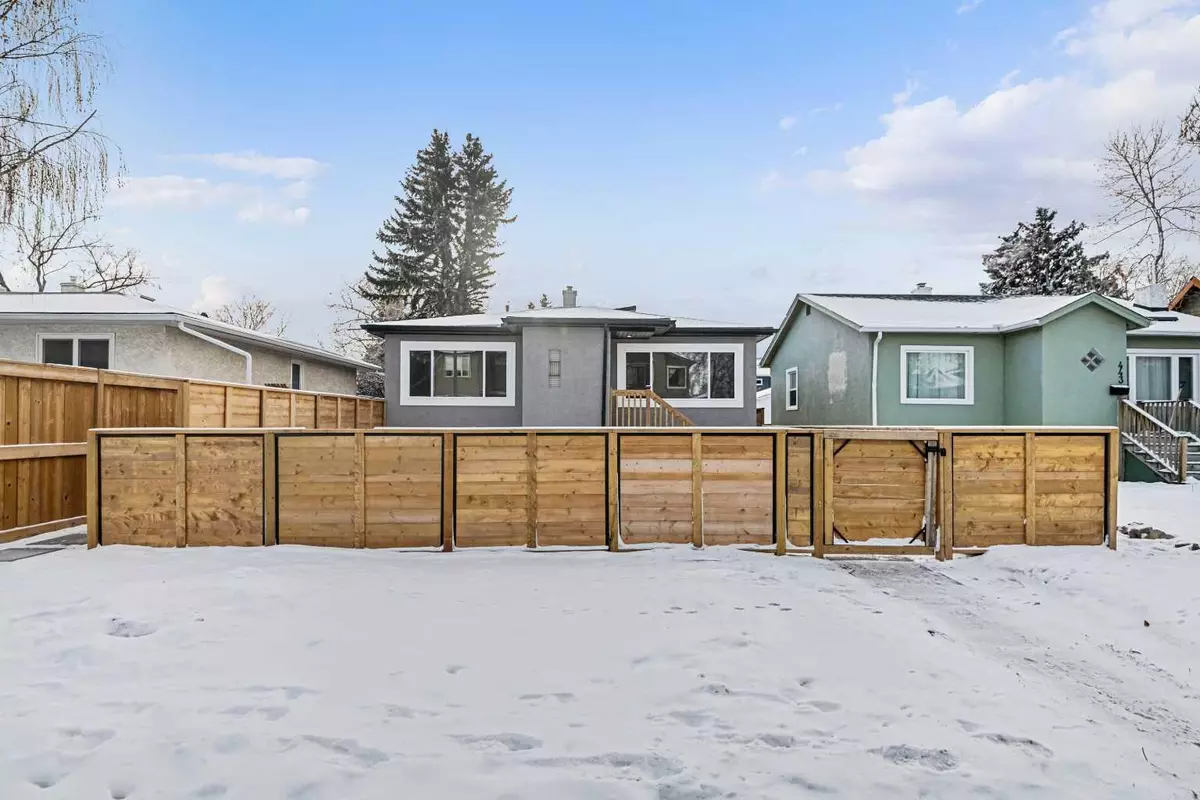 Calgary, AB T2E 1W1,445 23 AVE Northeast