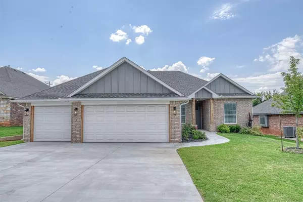 3208 Valley Hollow, Norman, OK 73071