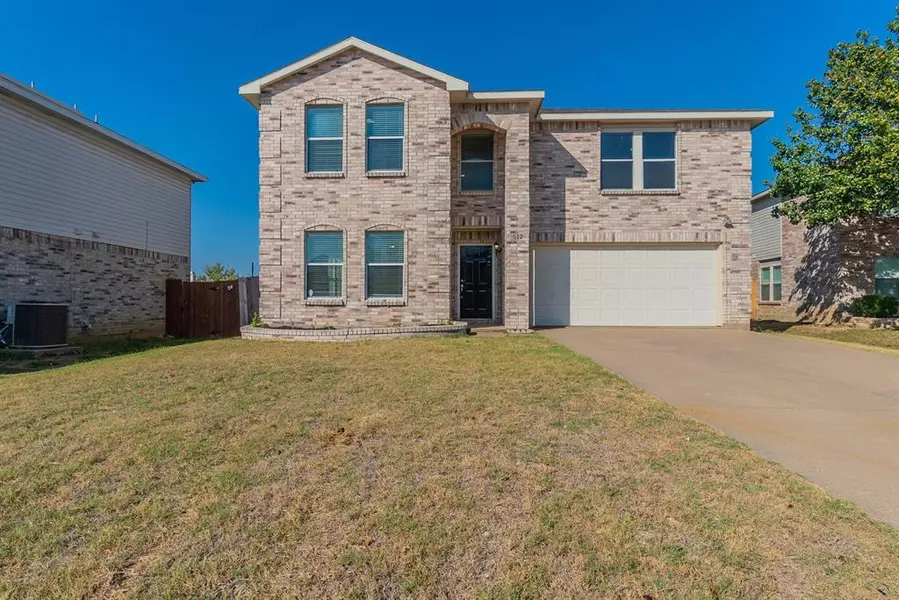 512 Oriel Circle, Fort Worth, TX 76036