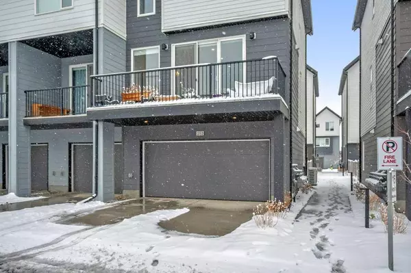 213 Skyview Ranch CIR NE, Calgary, AB T3N1Y8