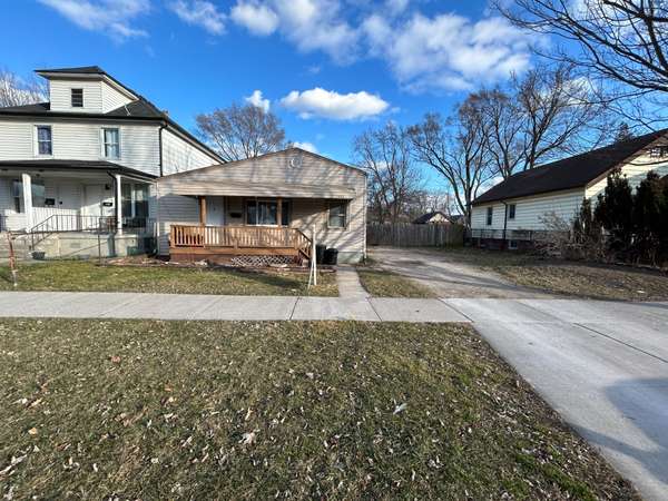 3553 King ST, Windsor, ON N9C 1P4