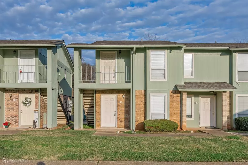 Bossier City, LA 71111,5705 E Texas Street #107