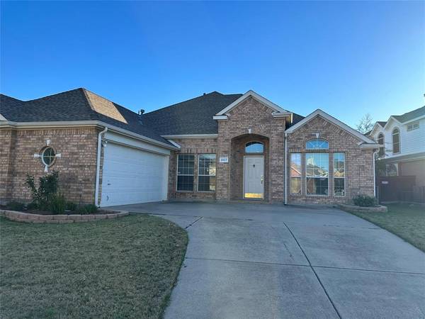 2827 Andrews Drive, Grand Prairie, TX 75052