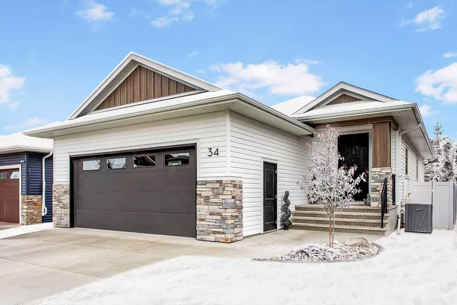 34 Longmire Close, Red Deer, AB T4R 0T1