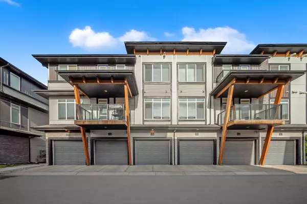 Calgary, AB T3J0Y3,146 Savanna WALK Northeast