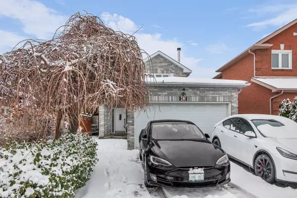 43 Mountbatten RD, Vaughan, ON L4J 8A5