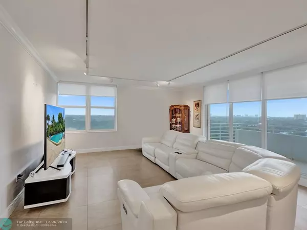 Fort Lauderdale, FL 33304,888 Intracoastal Dr  #10F