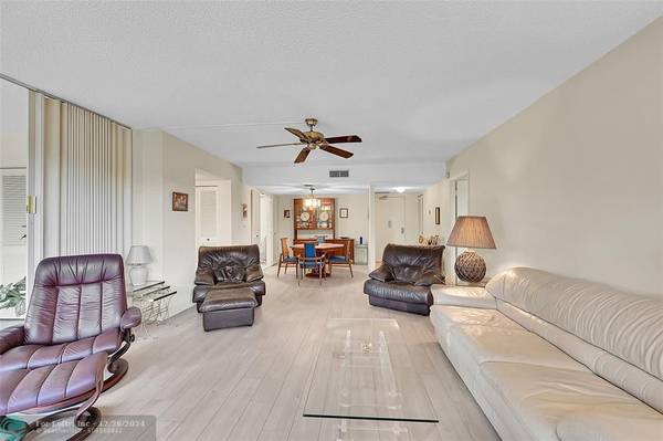 Coral Springs, FL 33065,10777 W Sample Rd  #408