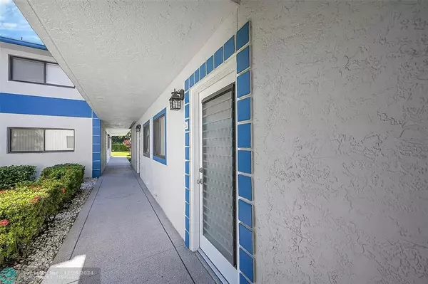 Delray Beach, FL 33484,15301 Pembridge Ave  #57