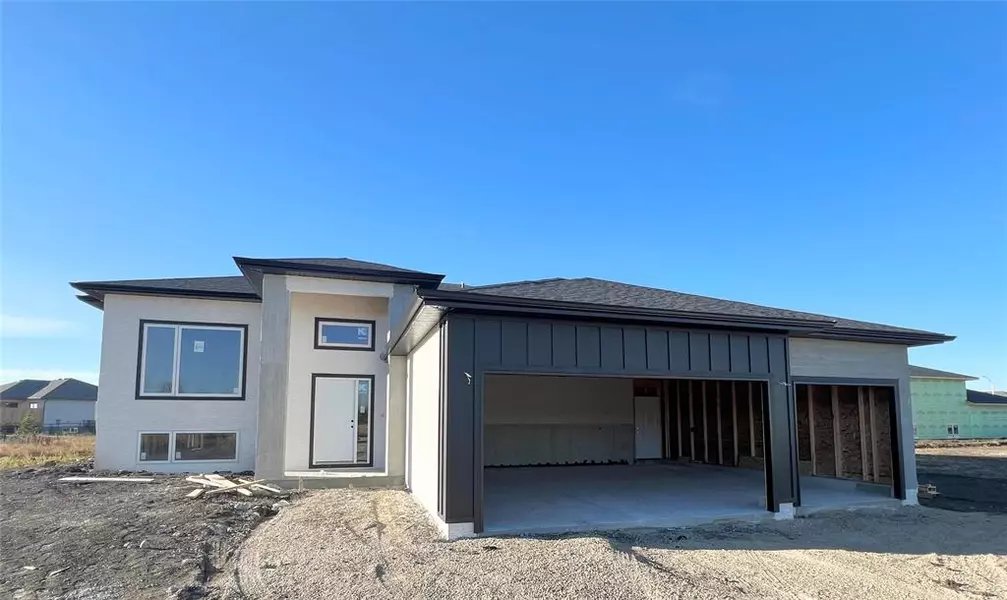 64 Harry Waytiuk DR, East Selkirk, MB R1A 2A8