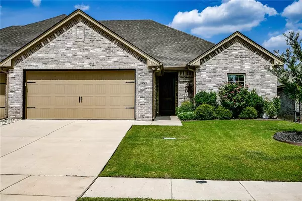 521 Landry Court, Granbury, TX 76049