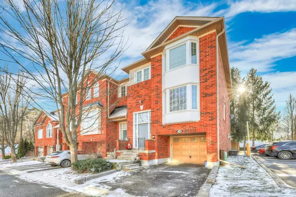 130 Mosaics AVE #40, Aurora, ON L4G 7L5