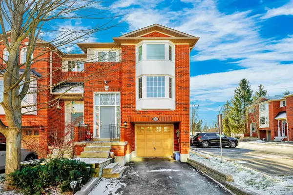 130 Mosaics AVE #40, Aurora, ON L4G 7L5