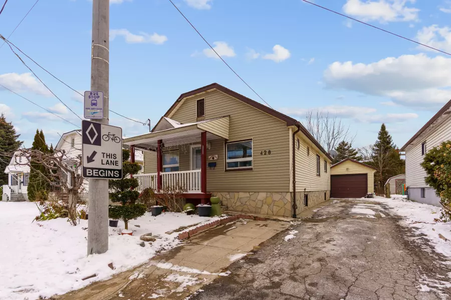 428 Carlton ST, St. Catharines, ON L2M 4W8