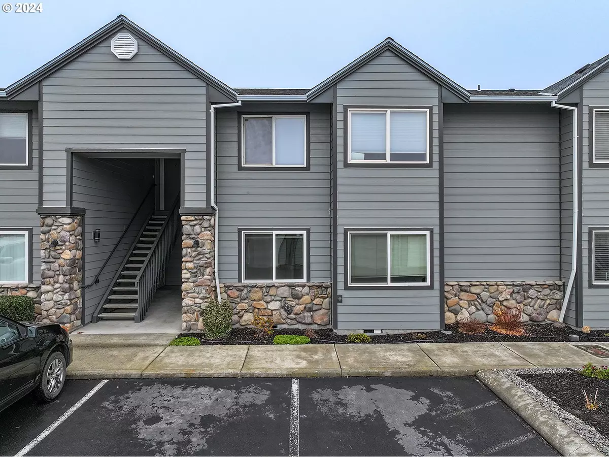 The Dalles, OR 97058,240 LONE PINE LN #3