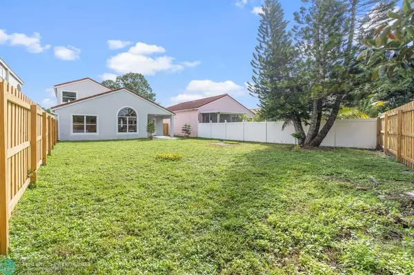 Greenacres, FL 33463,103 Rosewood Ln