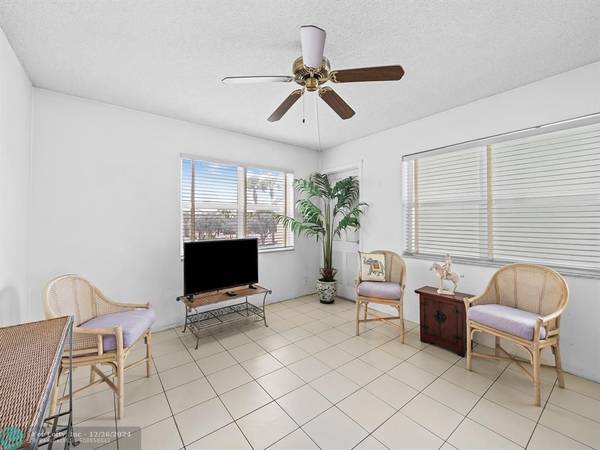 Lauderdale By The Sea, FL 33062,1751 S Ocean Blvd  #205W