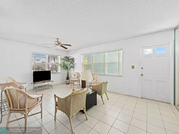 Lauderdale By The Sea, FL 33062,1751 S Ocean Blvd  #205W