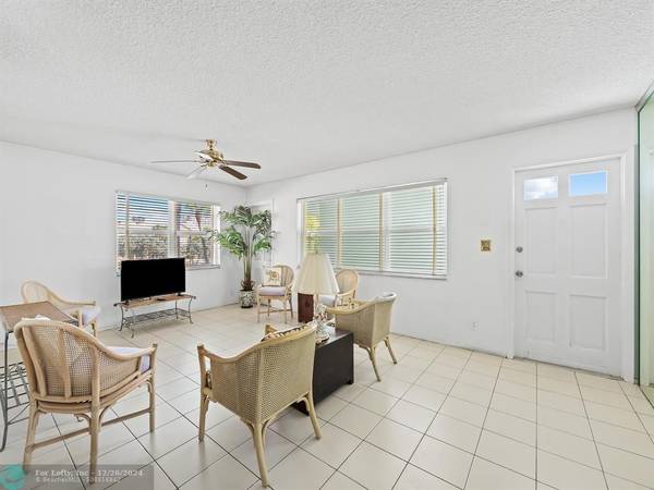 Lauderdale By The Sea, FL 33062,1751 S Ocean Blvd  #205W