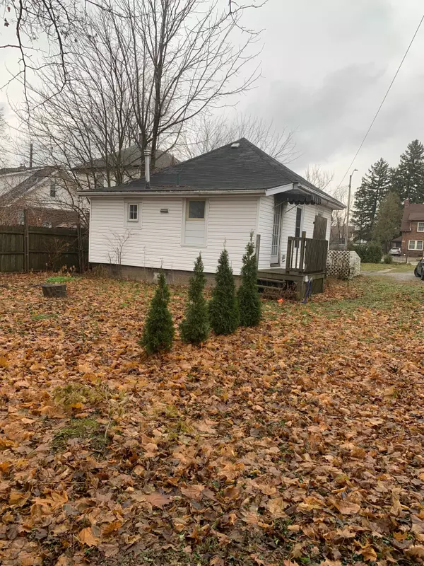 Niagara Falls, ON L2J 1B1,6388 Thorold stone RD #entire