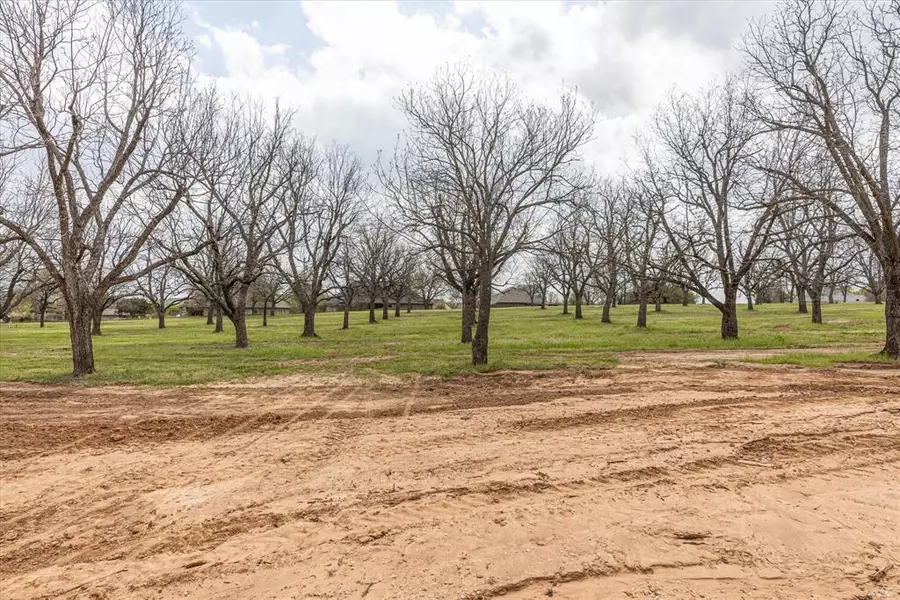 8429 W Landings, Granbury, TX 76049