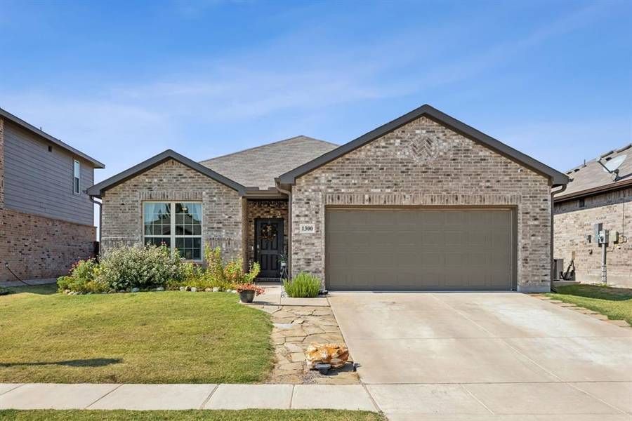 1300 Benwick Drive, Van Alstyne, TX 75495