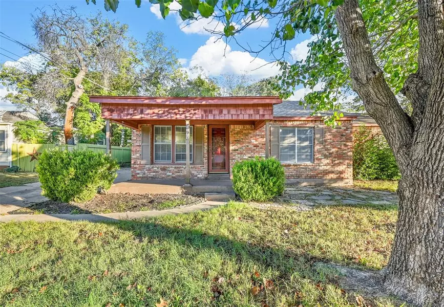 4900 Hope Street, River Oaks, TX 76114