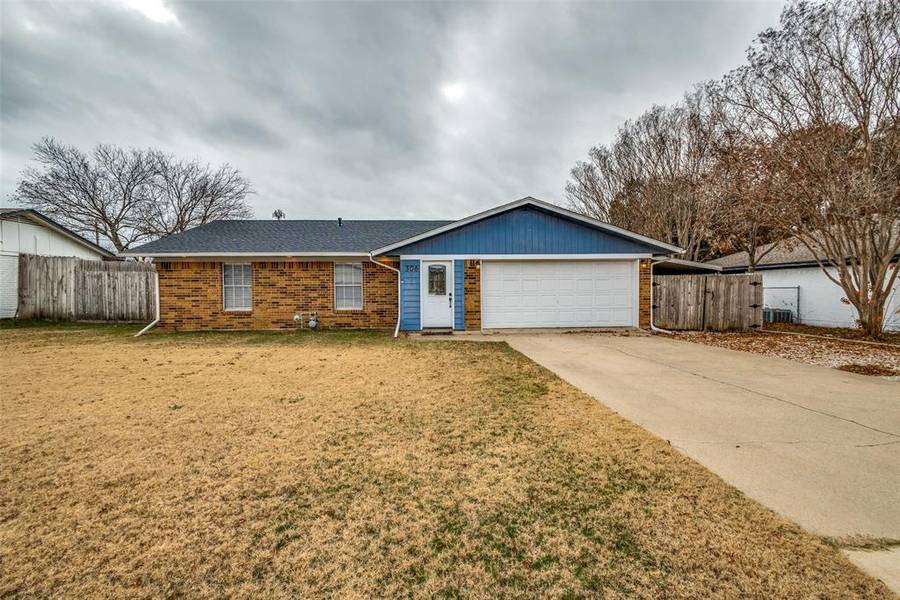 306 Lois Street, Roanoke, TX 76262