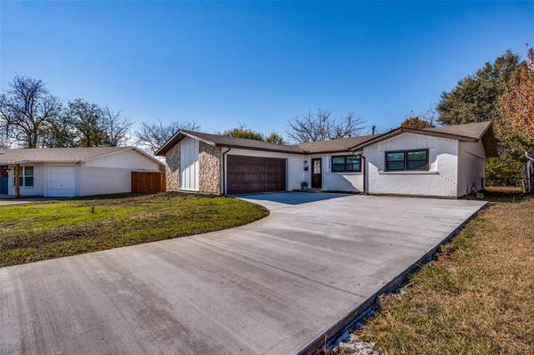 2749 Cartwright Street, Irving, TX 75062