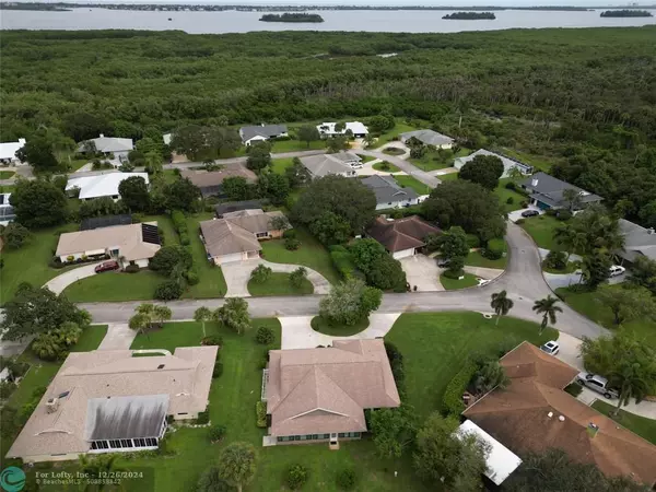 Vero Beach, FL 32962,585 W Forest Trl