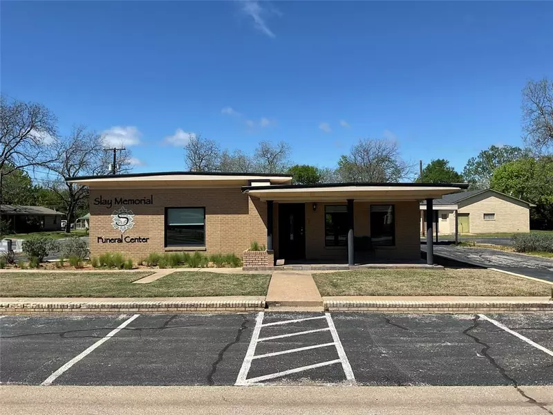 424 S Washington Street, Pilot Point, TX 76258