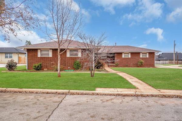 1400 Grandview Drive, Weatherford, OK 73096