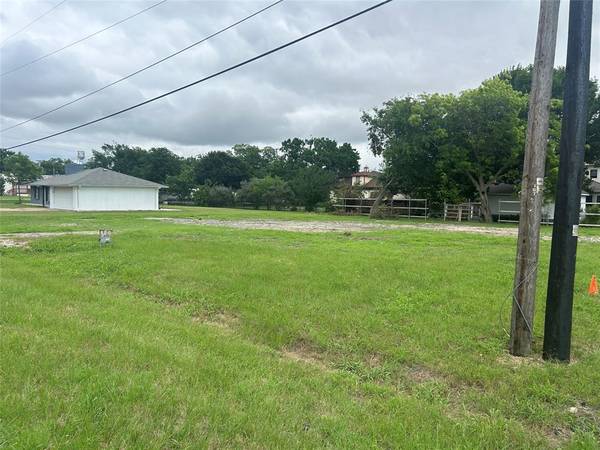 Anna, TX 75409,413 W 3RD Street