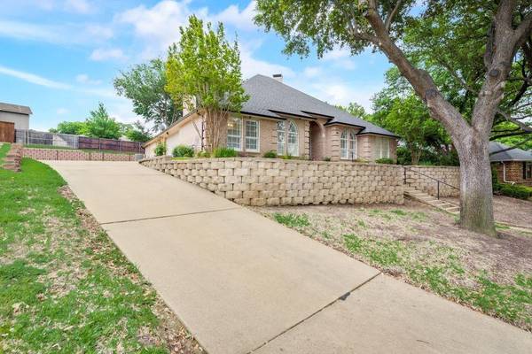 Arlington, TX 76011,2307 Eagle Park Lane