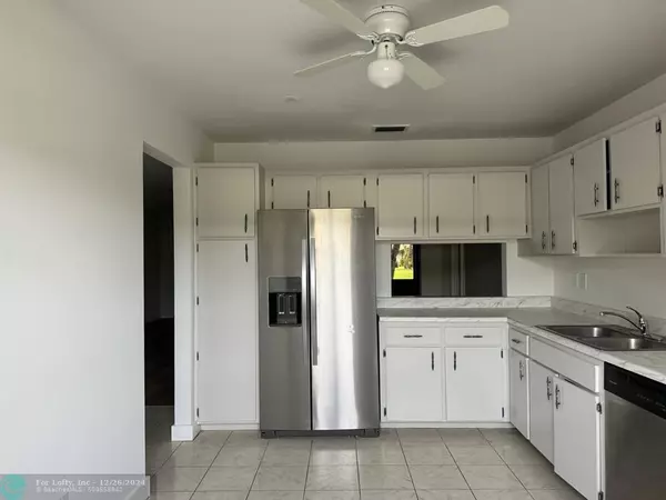 Greenacres, FL 33463,6134 Elsinore Cir