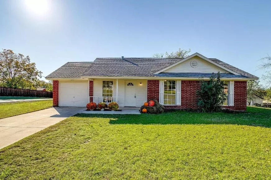 728 E 3rd Street, Springtown, TX 76082