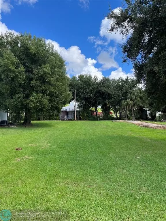 Moore Haven, FL 33471,571 AVENUE D