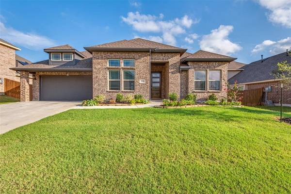 1003 Creekhaven Lane, Mansfield, TX 76063