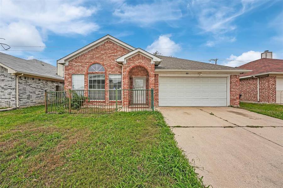 808 W Colony Drive, Arlington, TX 76001