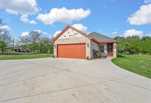 10434 Pecan Valley Road,  Quinlan,  TX 75474