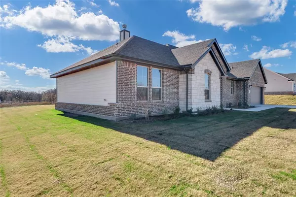 105 Saddleback Drive, Boyd, TX 76023