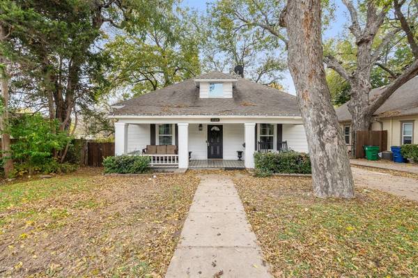 1105 W Main Street, Waxahachie, TX 75165