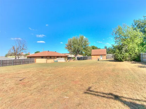 Guthrie, OK 73044,2111 W Cleveland Avenue