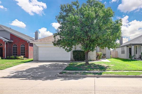 8304 Three Bars Drive, Fort Worth, TX 76179