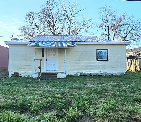 109 E Marsalis Street, Celeste, TX 75423