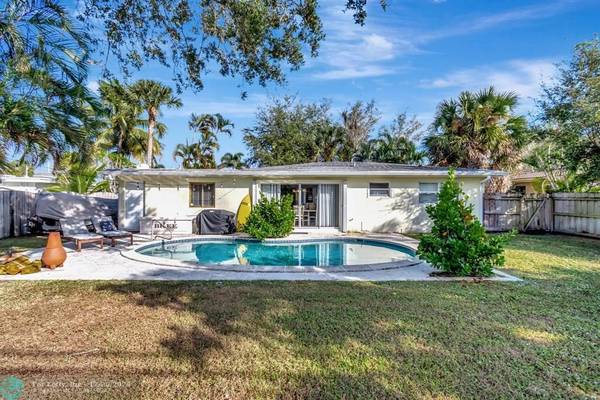 121 SW 6th Ter, Boca Raton, FL 33486