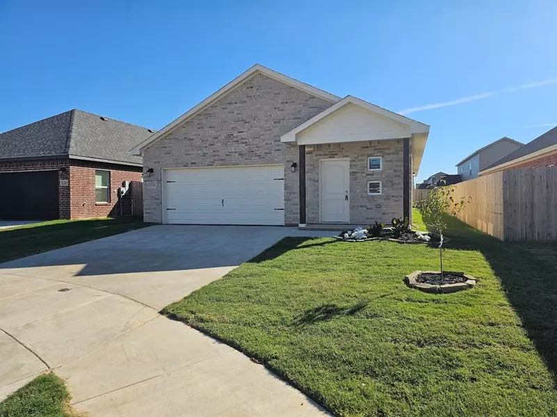 10505 Cedar Court, Fort Worth, TX 76140